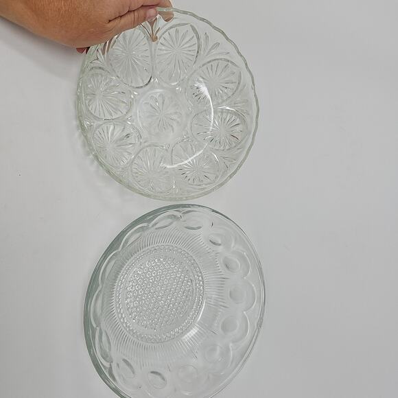 VINTAGE GLASS BOWLS - Picture 7 of 9